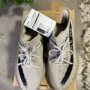 Yeezy Boost 350 v2